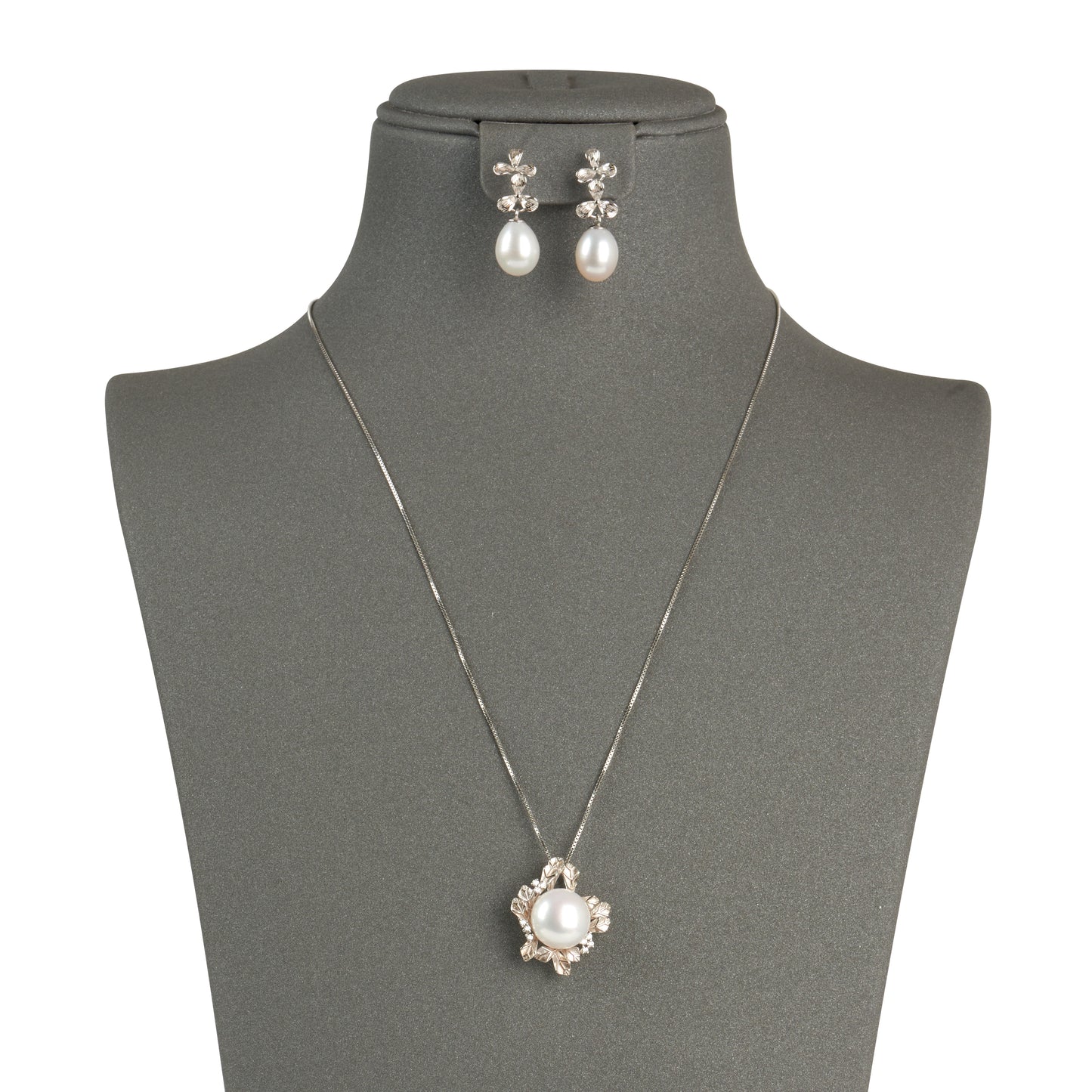 Pearl Pendant with Holly Leaves Jewelry Set